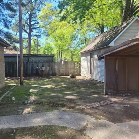 2800 S Poplar St, Pine Bluff, AR 71603 photo 3
