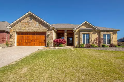Exterior - 4081 Hermitage Dr, Benton, AR 72019 photo 1 of 6