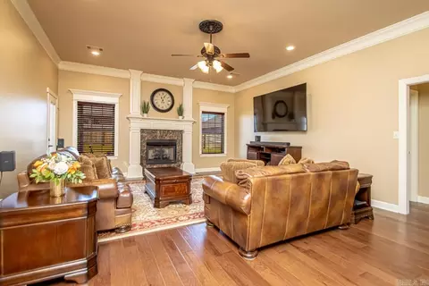 Living - 4081 Hermitage Dr, Benton, AR 72019 photo 1 of 3