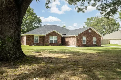1906 Lakeview Dr, Kensett, AR 72082