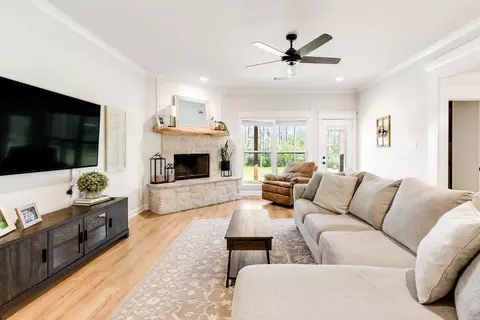 Living - 2108 Ferndale Cv, Alexander, AR 72002 photo 4 of 7