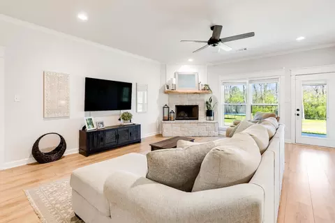 Living - 2108 Ferndale Cv, Alexander, AR 72002 photo 3 of 7