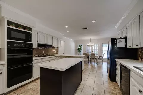 Kitchen - 30 Lexington Dr, Conway, AR 72034 photo 2 of 4