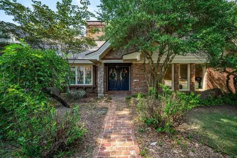 Exterior - 30 Lexington Dr, Conway, AR 72034 photo 2 of 6