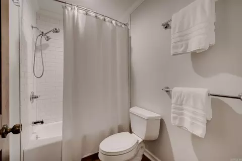 Bath - 30 Lexington Dr, Conway, AR 72034 photo 6 of 10
