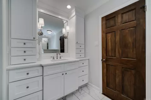 Bath - 30 Lexington Dr, Conway, AR 72034 photo 5 of 10