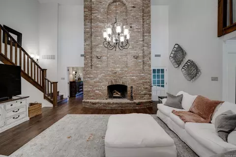 Living - 30 Lexington Dr, Conway, AR 72034 photo 2 of 6
