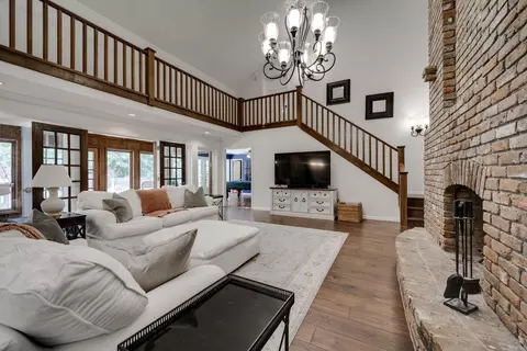Living - 30 Lexington Dr, Conway, AR 72034 photo 5 of 6