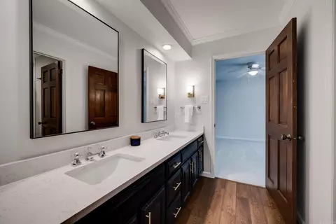 Bath - 30 Lexington Dr, Conway, AR 72034 photo 8 of 10