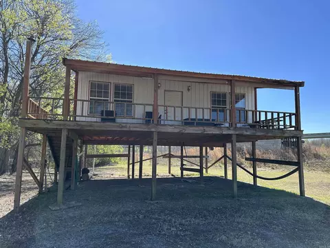 Exterior - 192 Taylor Bay Rd, Augusta, AR 72006 photo 2 of 19