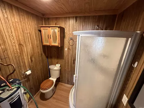 Bath - 192 Taylor Bay Rd, Augusta, AR 72006 photo 1 of 3