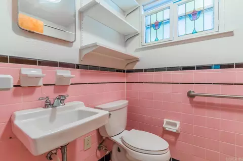 Bath - 311 Davis St, Trumann, AR 72472 photo 3 of 4