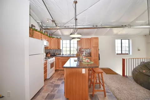 Kitchen - 693 Mustang Dr, Clinton, AR 72031 photo 2 of 4