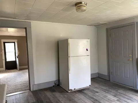 Kitchen - 71 Tuff St, Ash Flat, AR 72513 photo 3 of 3
