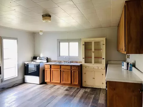 Kitchen - 71 Tuff St, Ash Flat, AR 72513 photo 2 of 3