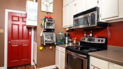 Kitchen - 39 Bent Tree Dr, Cabot, AR 72023 photo 2 of 3