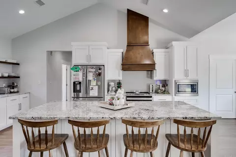 Kitchen - 63 Mckaskle Cv, Greenbrier, AR 72058 photo 4 of 6