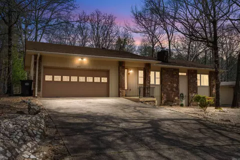 233 Pyrenees Way, Hot Springs Village, AR 71909