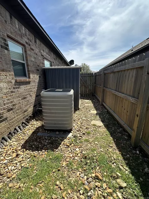 Exterior - 1230 Andrews Dr, Conway, AR 72032 photo 6 of 7