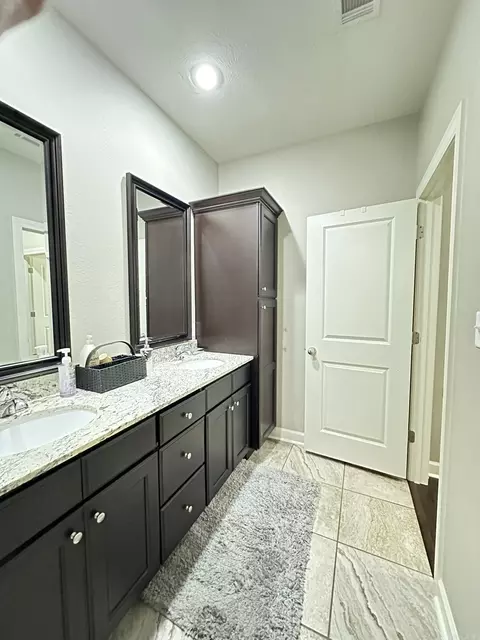 Bath - 1230 Andrews Dr, Conway, AR 72032 photo 6 of 6