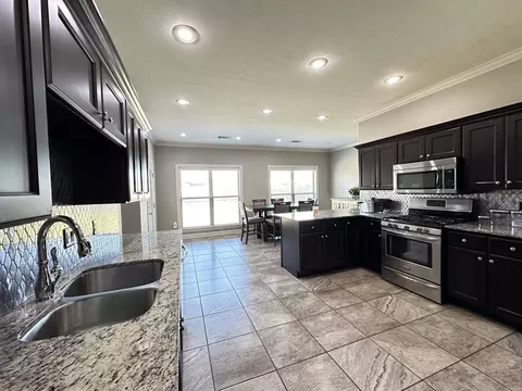 Kitchen - 1230 Andrews Dr, Conway, AR 72032 photo 4 of 6