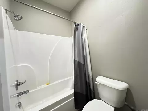 Bath - 1230 Andrews Dr, Conway, AR 72032 photo 5 of 6