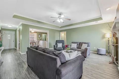 Living - 409 Cheshire Dr, Benton, AR 72015 photo 4 of 5