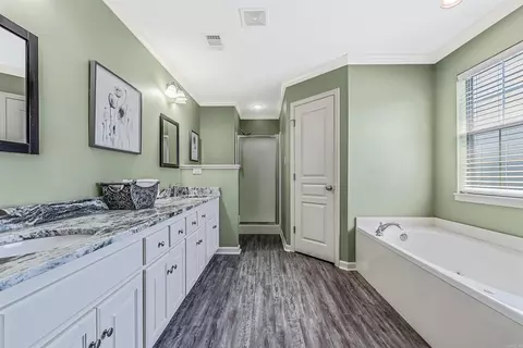Bath - 409 Cheshire Dr, Benton, AR 72015 photo 1 of 6