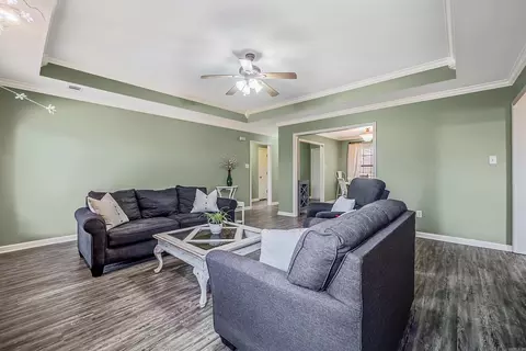 Living - 409 Cheshire Dr, Benton, AR 72015 photo 3 of 5