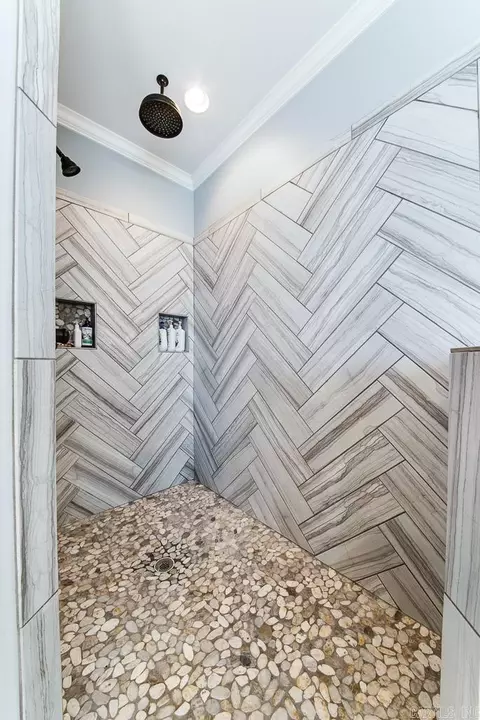 Bath - 1597 Waterford Dr, Cabot, AR 72023 photo 5 of 8
