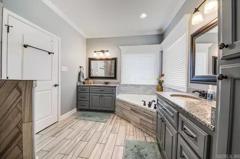 Bath - 1597 Waterford Dr, Cabot, AR 72023 photo 6 of 8