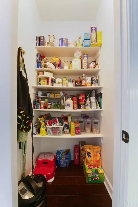 Kitchen - 1597 Waterford Dr, Cabot, AR 72023 photo 8 of 8