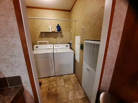 415 E Webb, Mountain View, AR 72560 photo 28
