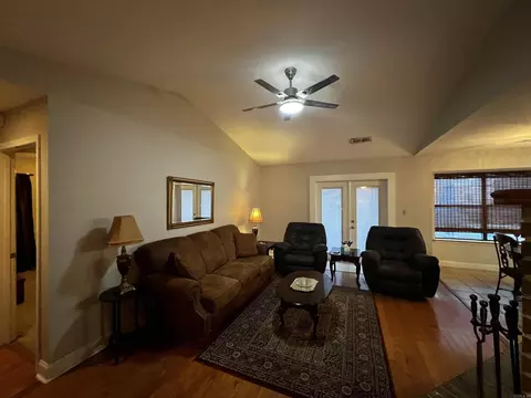 Living - 2906 Forest Dr, Bryant, AR 72022 photo 2 of 5
