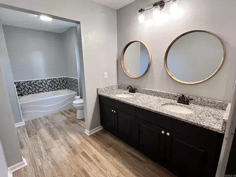 Bath - 61 Oak Grove Rd, Austin, AR 72007 photo 1 of 11