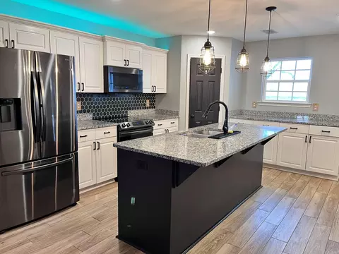Kitchen - 61 Oak Grove Rd, Austin, AR 72007 photo 2 of 3