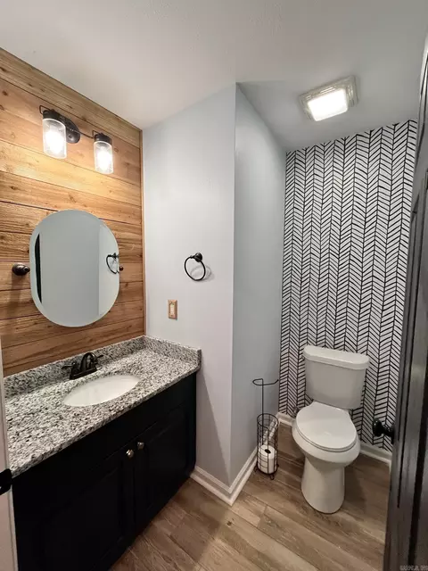 Bath - 61 Oak Grove Rd, Austin, AR 72007 photo 9 of 11