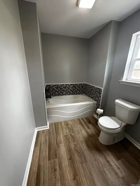 Bath - 61 Oak Grove Rd, Austin, AR 72007 photo 5 of 11
