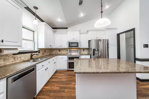 Kitchen - 736 Mango Loop, Austin, AR 72007 photo 3 of 8