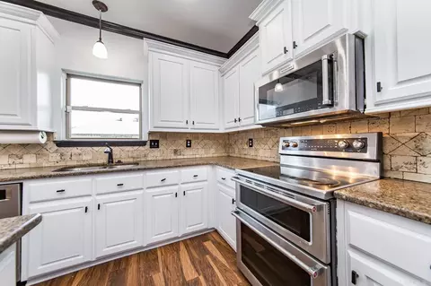 Kitchen - 736 Mango Loop, Austin, AR 72007 photo 6 of 8