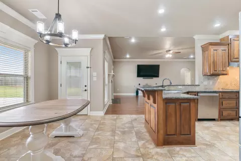 Kitchen - 24 Colt Loop, Greenbrier, AR 72058 photo 6 of 6