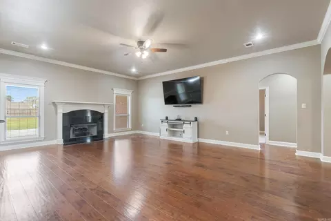 Living - 24 Colt Loop, Greenbrier, AR 72058 photo 2 of 5