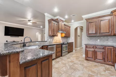 Kitchen - 24 Colt Loop, Greenbrier, AR 72058 photo 3 of 6