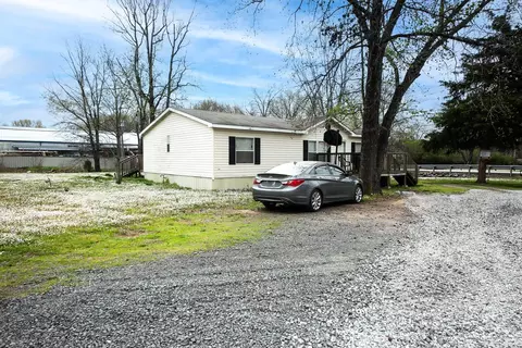 Exterior - 617 S 2nd St, Cabot, AR 72023 photo 14 of 22