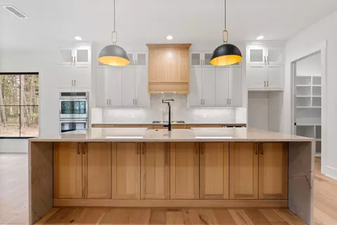 Kitchen - 7016 Hannah Ln, Benton, AR 72019 photo 8 of 11