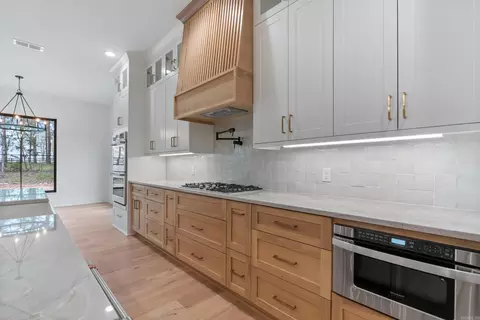 Kitchen - 7016 Hannah Ln, Benton, AR 72019 photo 6 of 11