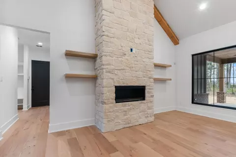 Living - 7016 Hannah Ln, Benton, AR 72019 photo 1 of 1