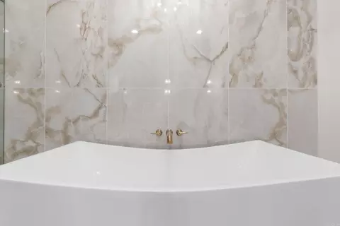Bath - 7016 Hannah Ln, Benton, AR 72019 photo 6 of 9