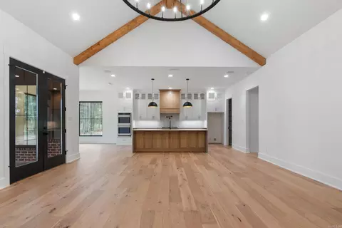 Kitchen - 7016 Hannah Ln, Benton, AR 72019 photo 3 of 11