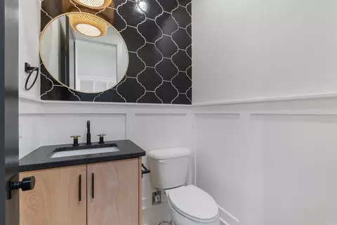 Bath - 7016 Hannah Ln, Benton, AR 72019 photo 1 of 9